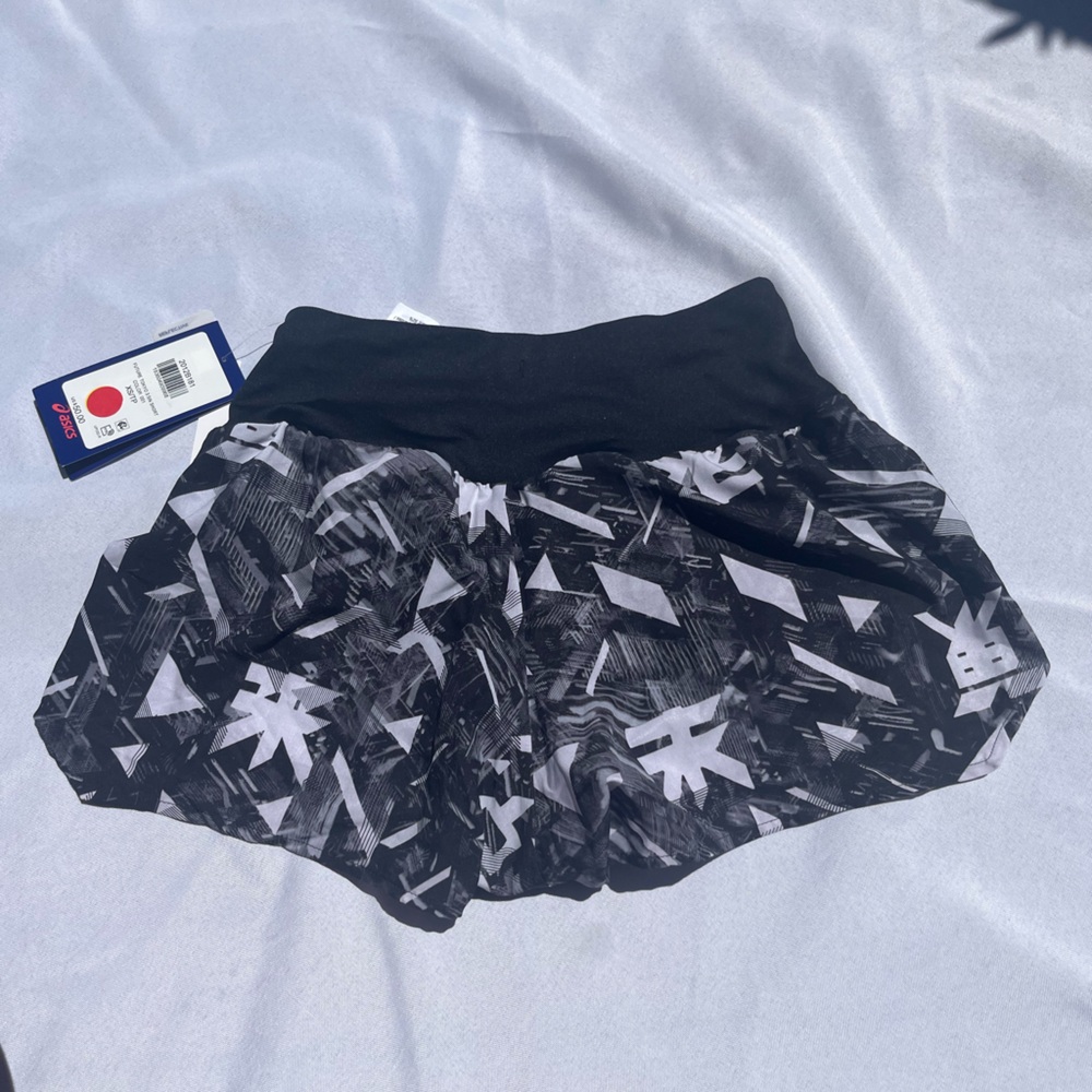 ASICS Gray Patterned Running Shorts - Picture 4 of 6